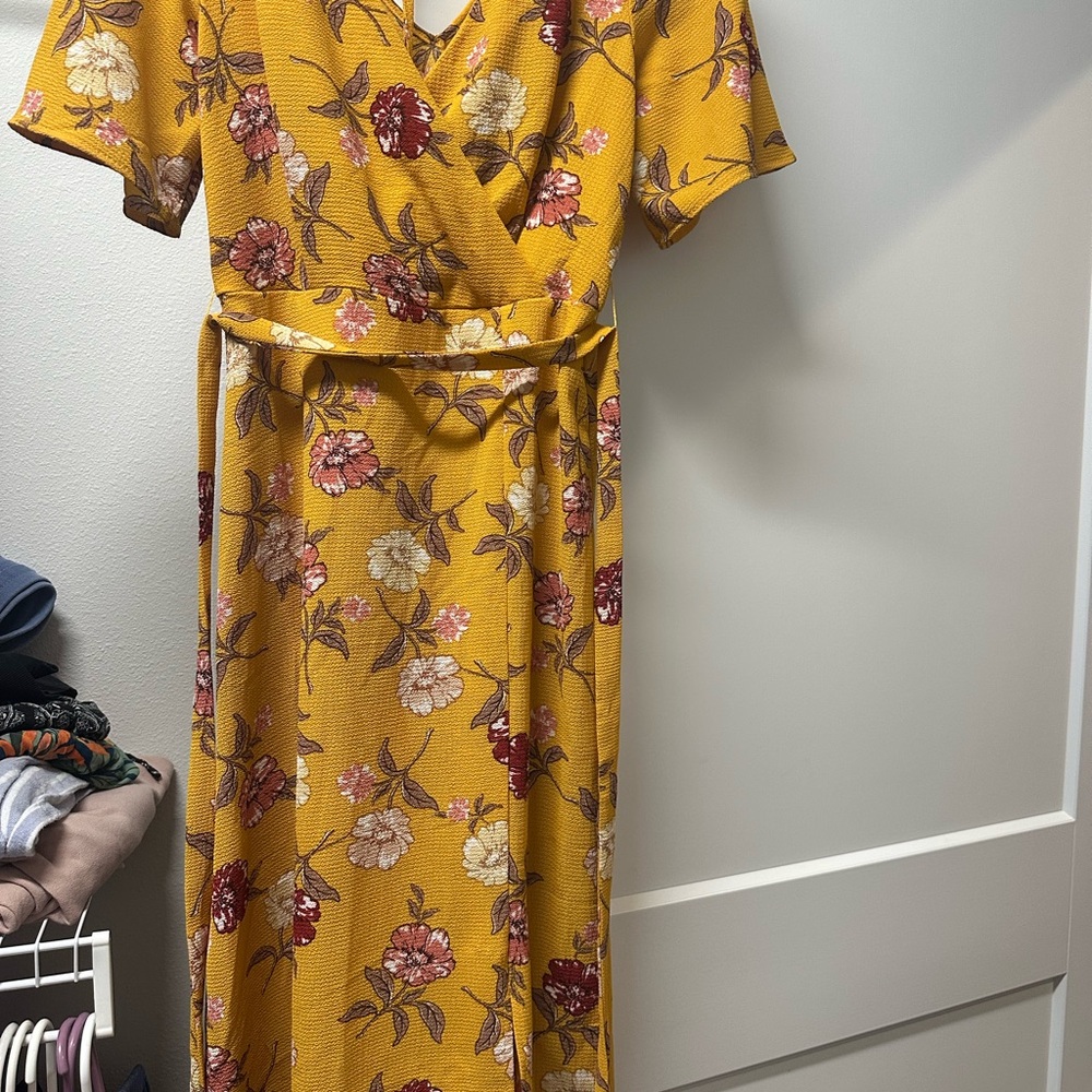 Francesca yellow midi dress